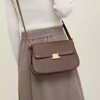 稻草人 百搭通勤 牛皮 单肩包斜挎包豆腐包小方包腋下包 常规 女款 啡色/杏色/黑色/米白/深红