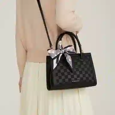 稻草人 大容量棋盘格纹压印 聚氨酯革 手提包 常规 女款 黑色/深红/象牙白