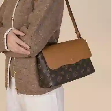 稻草人 时尚复古老花高级感气质通勤百搭 聚氨酯革 斜挎包 女款 深棕色/米白