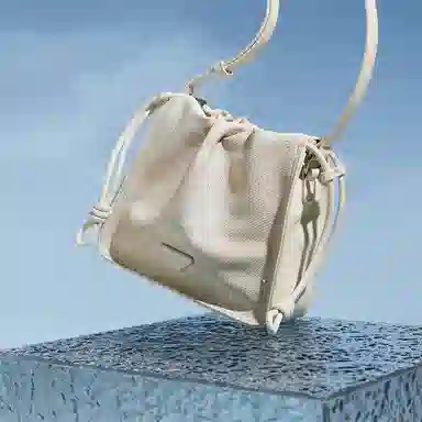 稻草人 设计感褶皱手抓纹 聚氨酯革 单肩包斜挎包 常规 女款 静谧黑/焦糖棕