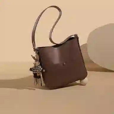 稻草人 潮流高颜值百搭上课通勤 聚氨酯革 腋下包水桶包单肩包 女款 咖色/杏色