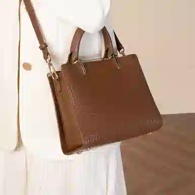 稻草人 高级感鳄鱼纹戴妃包 聚氨酯革 手提包 常规 女款 多色