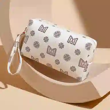 稻草人 高级感印花气质轻复古时尚简约轻便休闲实用通勤 聚氯乙烯革 手拿包 女款 深棕色