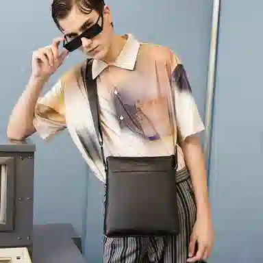 稻草人 简约纯色商务休闲大容量 牛皮革 斜挎公文包单肩包 常规 男款