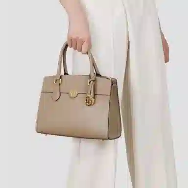 稻草人 百搭时尚风字母徽章 高级感车缝线上班族通勤 人造革 手提单肩斜挎包 女款 黑色/棕色/卡其