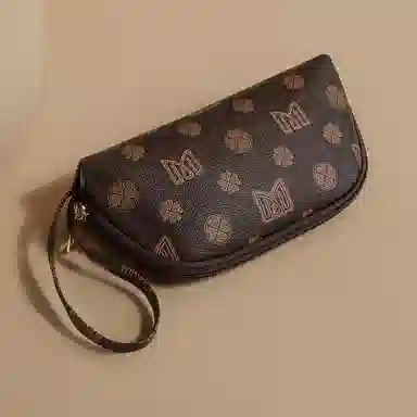 稻草人 高级感印花百搭复古老花时尚简约轻便实用通勤 聚氯乙烯革 手拿包 女款 深棕色/卡其