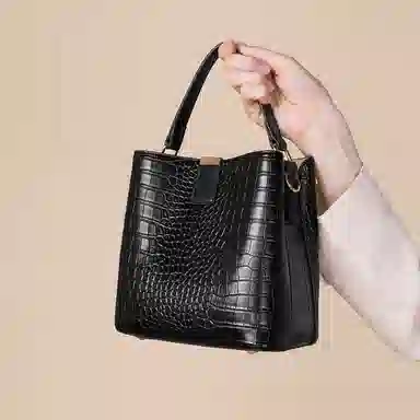 稻草人 时尚通勤实用高级感鳄鱼纹水桶包 聚氨酯革 手提包 常规 女款 多色