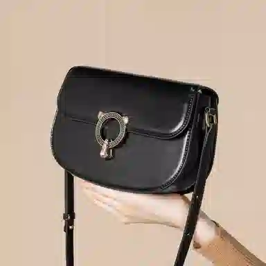 稻草人 精致可爱时尚百搭小众休闲简约日常通勤多隔层 人造革 马鞍包单肩包 女款 多色