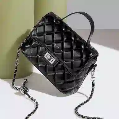 Straw Man Quilted Chain Bag