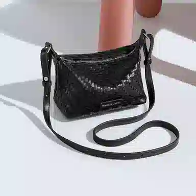 稻草人 精致时尚小众编织休闲百搭高级感轻便通勤实用 聚氨酯革 单肩斜挎手提包 女款 黑色/杏色/银色