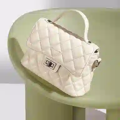 Straw Man Quilted Chain Bag