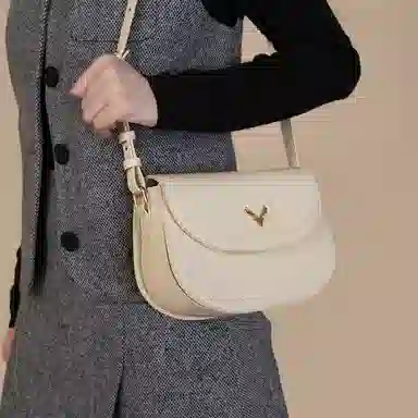 稻草人 小众时尚鹿头 百搭款通勤休闲潮流高颜值气质简约洋气 人造革 小方包单肩斜挎包 女款 黑色/米白