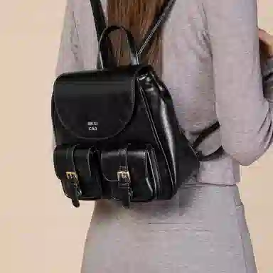 稻草人 高级感复古学院风通勤百搭小众上班 聚氨酯革 双肩包 女款 黑色/黄棕