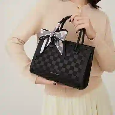 稻草人 大容量棋盘格纹压印 聚氨酯革 手提包 常规 女款 黑色/深红/象牙白