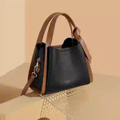 稻草人 可爱少女小众设计时尚潮流 聚氯乙烯革 菜篮子包斜挎包手提包单肩包 小号 女款 子夜黑/麦芽杏/月光白