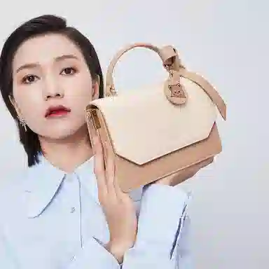 稻草人 可爱萌宠小熊点缀 撞色 聚氨酯革 风琴造型多隔层 单肩包手提包小方包斜挎包 常规 女款 杏色/红棕/灰绿