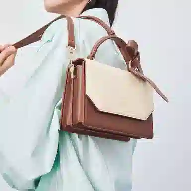 稻草人 可爱萌宠小熊点缀 撞色 聚氨酯革 风琴造型多隔层 单肩包手提包小方包斜挎包 常规 女款 杏色/红棕/灰绿