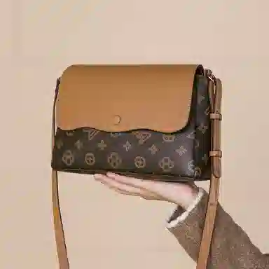 稻草人 时尚复古老花高级感气质通勤百搭 聚氨酯革 斜挎包 女款 深棕色/米白