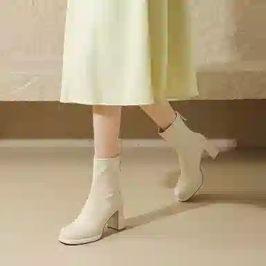 DAPHNE PU 8cm
