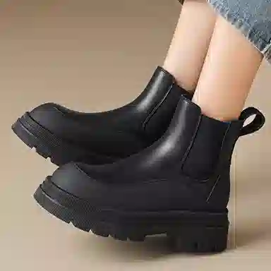 Daphne Chelsea Boots