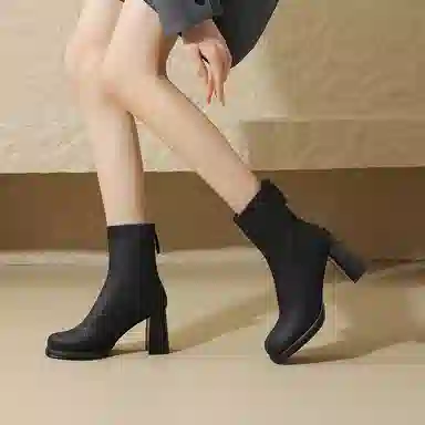 DAPHNE PU 8cm