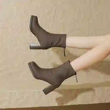DAPHNE PU 8cm
