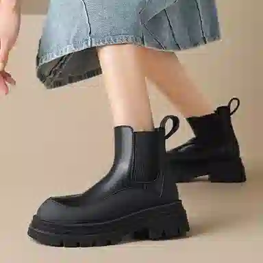 Daphne Chelsea Boots