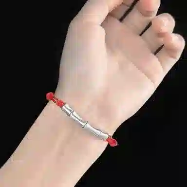 999