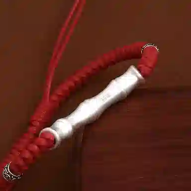 999