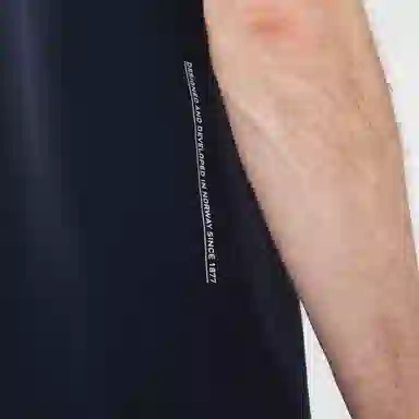 HELLY HANSEN T
