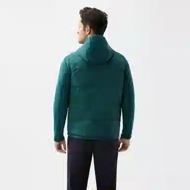 HELLY HANSEN