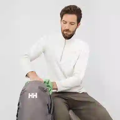 HELLY HANSEN