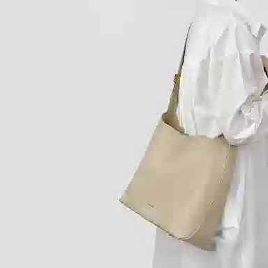 谷田西 小众水桶包女高级感通勤 单肩包 牛皮 中号 女款 夜空灰/浅奶茶