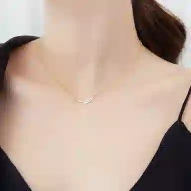 925
