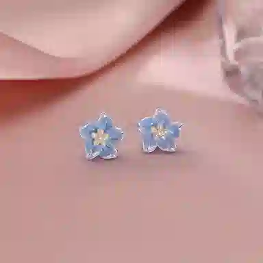 925