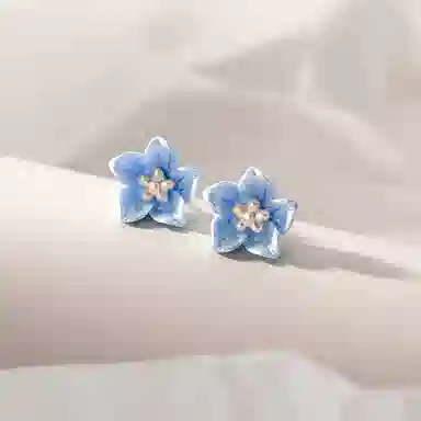 925