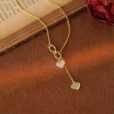 925