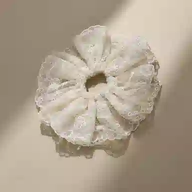 沂茹 文艺小清新甜美学院风米白色蕾丝蝴蝶结甜美肠圈弹力扎发小众设计感日常百搭减龄 布艺 发圈/头绳 女款