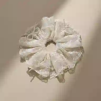 沂茹 文艺小清新甜美学院风米白色蕾丝蝴蝶结甜美肠圈弹力扎发小众设计感日常百搭减龄 布艺 发圈/头绳 女款