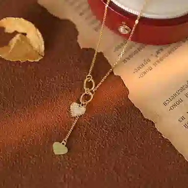 925