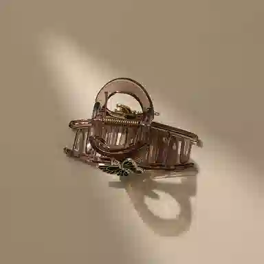 沂茹 时尚森系精致简约几何优雅气质浅灰色飞舞蝴蝶中号后脑勺盘发日常通勤百搭小香风温柔气质#好运 亚克力 发夹 女款