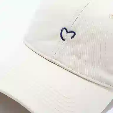 心水好物 韩式爱心刺绣简约纯色户外出行逛街百搭运动帽显脸小防晒 棉  鸭舌帽 男女同款情侣款