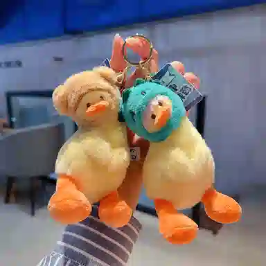 心水好物 歪头鸭鲨鱼恐龙毛绒公仔挂饰钥匙扣背包书包#好运 聚酯纤维 挂件 男女同款情侣款