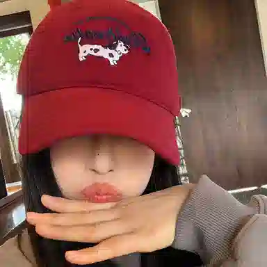 心水好物 卡通小狗刺绣字母百搭遮阳帽大头显脸小 棉 鸭舌帽 男女同款情侣款