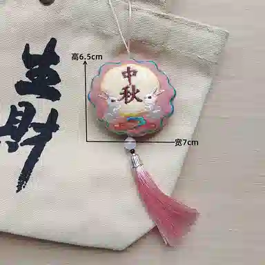 心水好物 可爱月饼造型绣线流苏挂饰图案国风汉服配饰包包传统装饰 毛绒 挂件 男女同款情侣款
