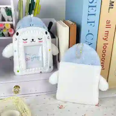 心水好物 鲨鱼猫卡套公交卡保护套爱豆小卡收纳套书包双肩包 毛绒 挂件 男女同款情侣款