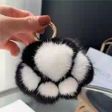 心水好物 创意可爱猫掌印舒适手感汽车高级感包包 毛绒 挂件 男女同款情侣款