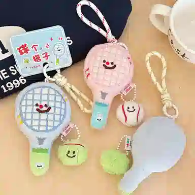 心水好物 可爱毛绒网球拍公仔少女包包钥匙扣挂坠情侣闺蜜挂饰 聚酯纤维 挂件 男女同款情侣款