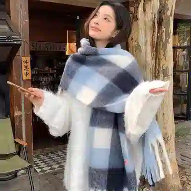 心水好物 超显白蓝白色蓬松学院风格百搭流苏高级感 聚酯纤维 绒线围巾 男女同款情侣款