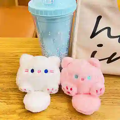 心水好物 可爱小猫咪书包钥匙扣情侣闺蜜毛绒公仔挂饰 聚酯纤维 挂件 男女同款情侣款